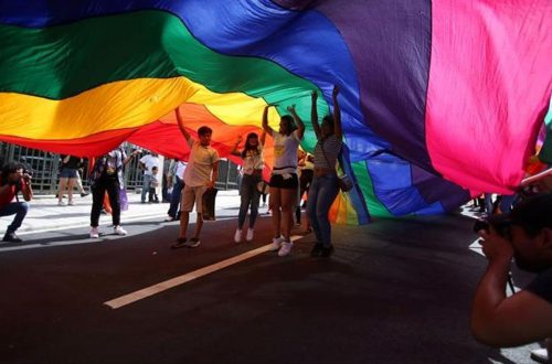 Sancionado un profesor por vulnerar en clase la ley contra la LGTBIfobia: “¿Quién es del club del pepino?”